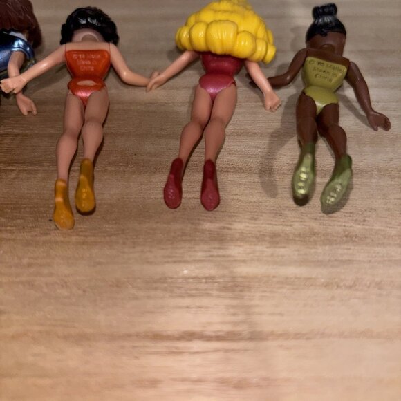 Disney Princess Magiclip Polly Pocket Style Lot of 7 Dolls One Dress - Picture 8 of 10